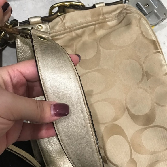 Gold Coach purse w/ coral interior - Picture 6 of 8